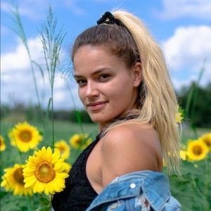 Meet your Posher, Tavana